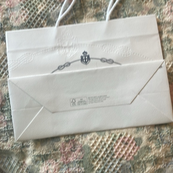 Authentic Prada shopping bag - Picture 4 of 9